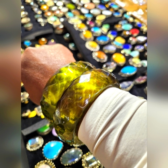 Soft Honey Brown Wide Wooden Bracelet - Light Brown (Medium) - Picture 8 of 9